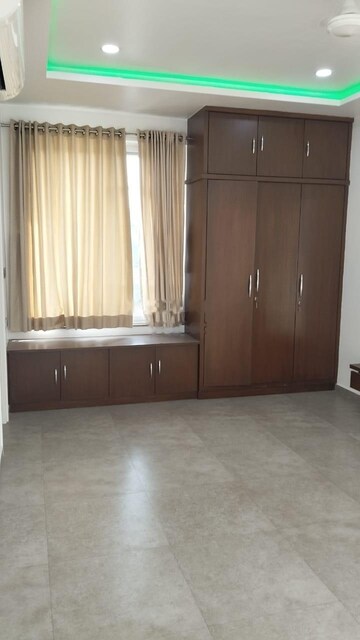 Room in 4 BHK Apartment at Babukhan Lakefront, Kokapet – for Rent
