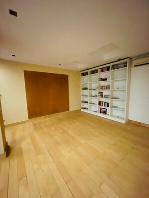 Room in 5 BHK Villa at Aerocity – for Sale