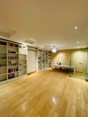 Room in 5 BHK Villa at Aerocity – for Sale