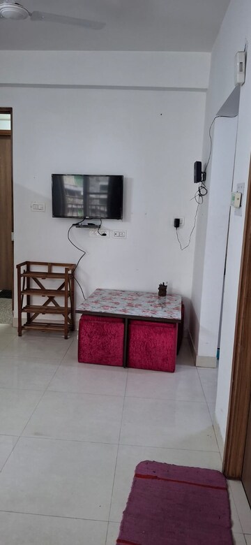 Room in 1 BHK Apartment at Pacific Golf Estate, Kulhan – for Rent