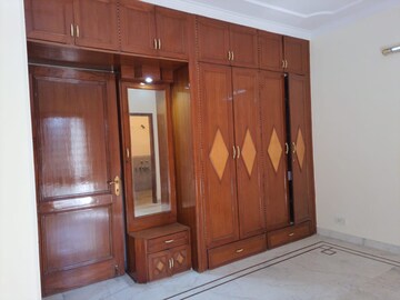 Room in 3 BHK Builder Floor at Chattarpur – for Rent