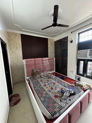 Bedroom in 2 BHK Builder Floor at Sector 37 – for Rent