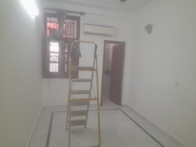 undefined, east of kailash 3 Bedroom 1100 Sq.Ft. Builder Floor In East Of Kailash Delhi 8732680