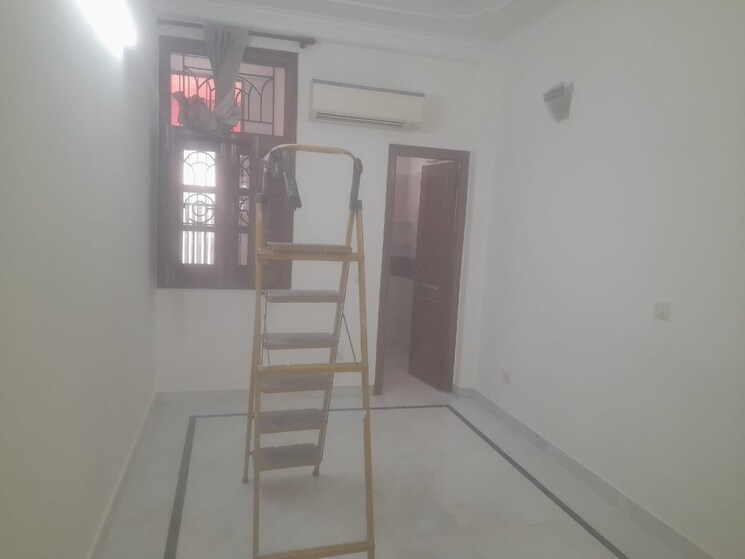 undefined, east of kailash 3 Bedroom 1100 Sq.Ft. Builder Floor In East Of Kailash Delhi 8732680