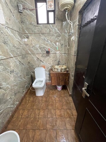 Bathroom in 2 BHK Builder Floor at Sector 37 – for Rent