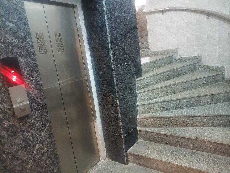 undefined, sector 63 Commercial Office Space 650 Sq.Ft. In Sector 63 Noida 8732693