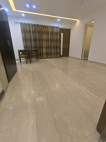 Room in 3 BHK Villa at Saket – for Sale