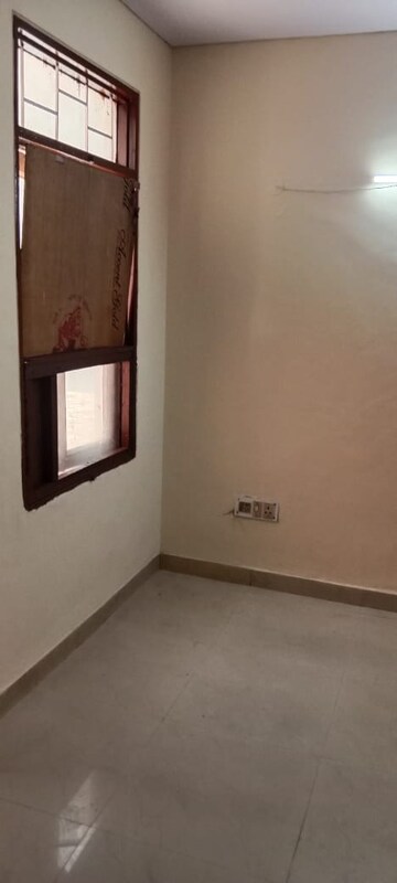 2 BHK Apartment For Rent in Sahshadari Apartment, Ip Extension