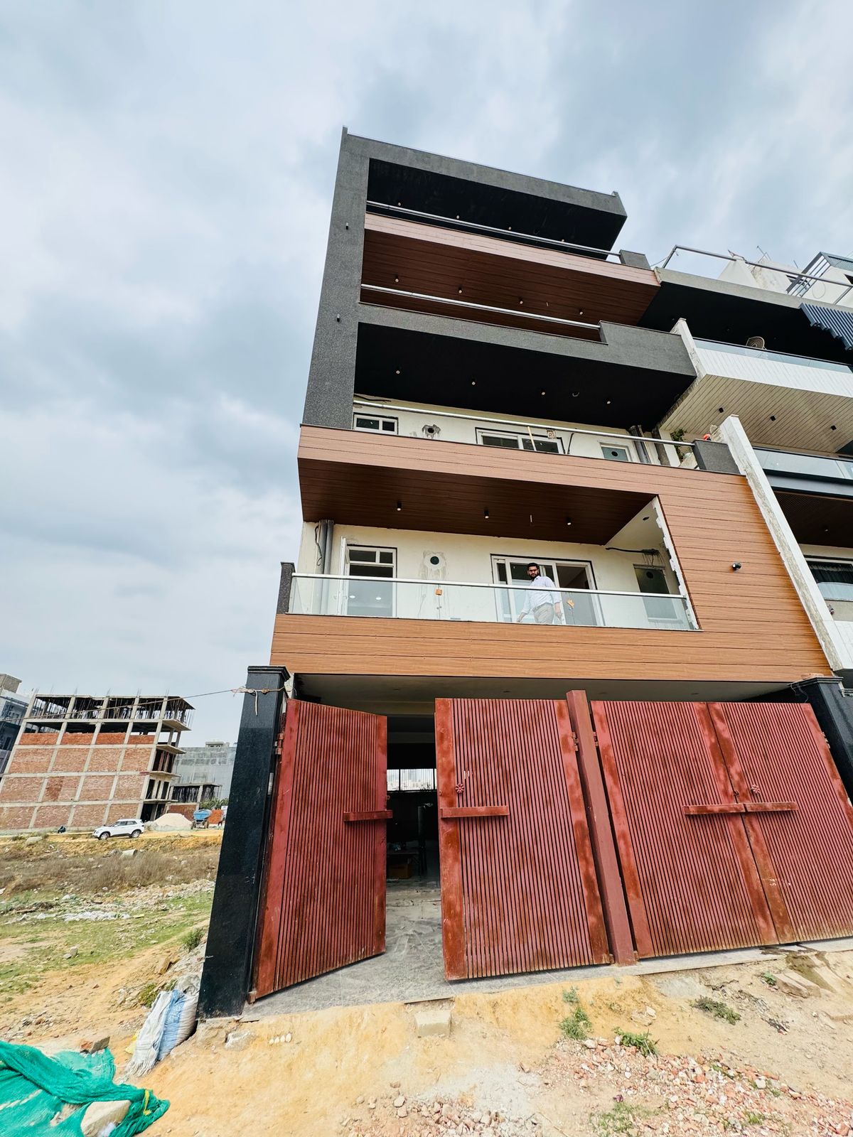 3 BHK + Pooja Room 180 Sq.Yd. Builder Floor in Ansal Api Versalia 2