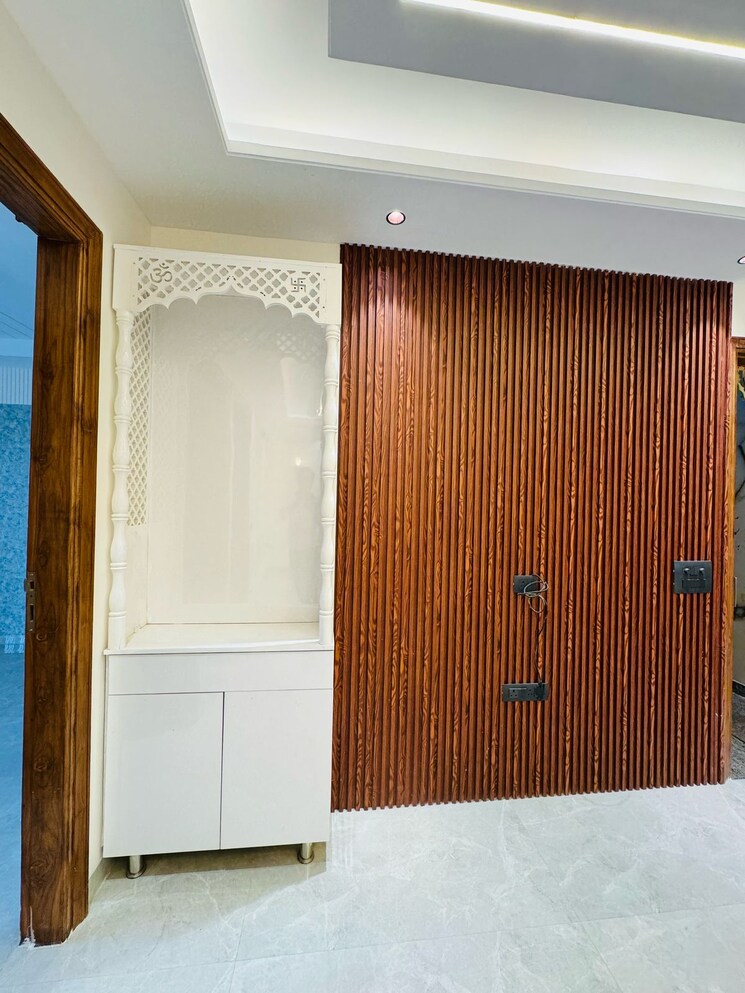 Room, ansal-api-versalia-2 3 Bedroom 180 Sq.Yd. Builder Floor In Sector 67a Gurgaon 8732836