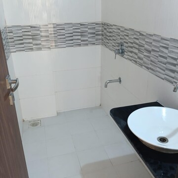 Bathroom in 1.5 BHK Apartment at Gemini Grand Bay, Manjari – for Rent