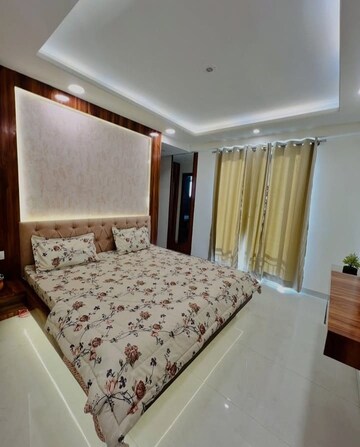 Bedroom in 3 BHK Builder Floor at Sector 33 – for Rent