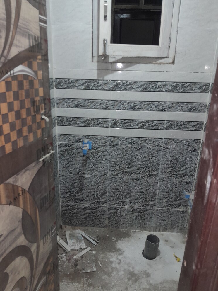 Bathroom, baraula 3.5 Bedroom 100 Sq.Yd. Builder Floor In Baraula Noida 8732882