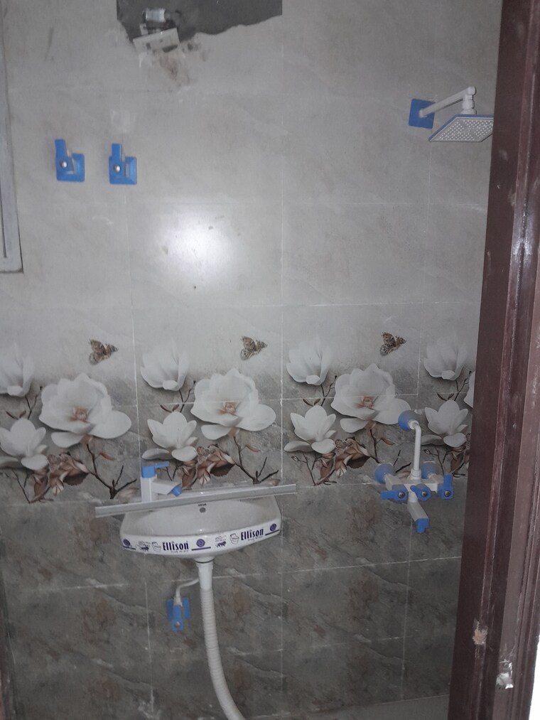 Bathroom, baraula 3.5 Bedroom 100 Sq.Yd. Builder Floor In Baraula Noida 8732882