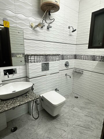 Master Bedroom in 4 BHK Apartment at Indiabulls Centrum Park, Sector 103 – for Rent