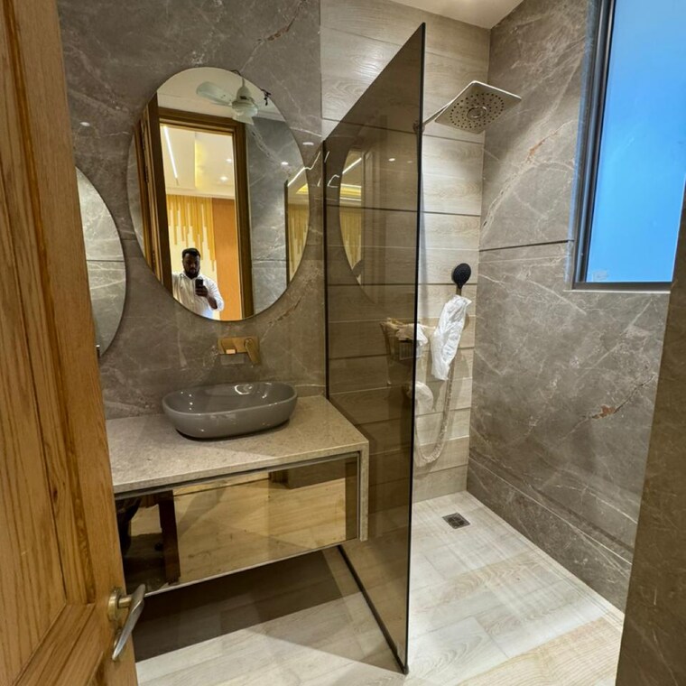 Bathroom, malibu-shopping-arcade 4 Bedroom 435 Sq.Yd. Builder Floor In South City 2 Gurgaon 8732997