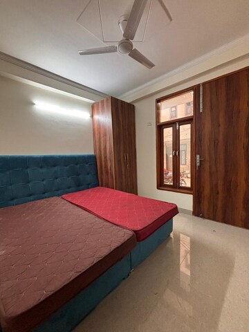 Room in 2 BHK Builder Floor at Saket – for Rent