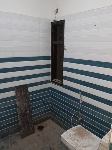 Bathroom in 2.5 BHK Builder Floor at Baraula – for Rent
