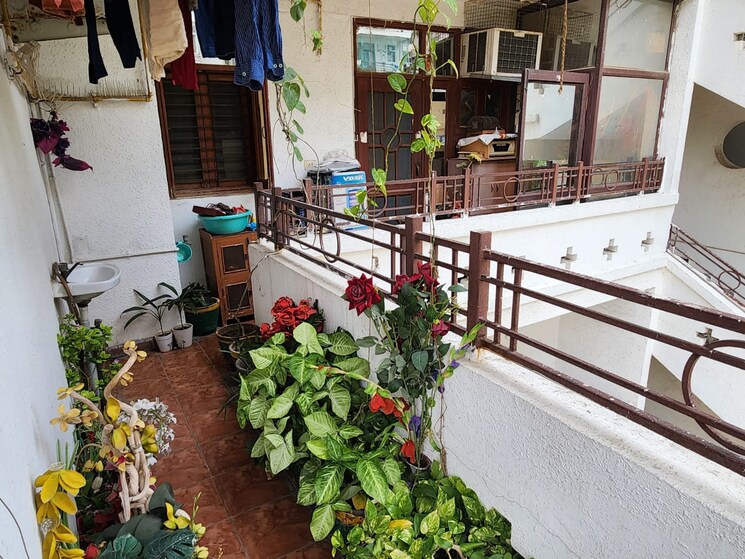 Balcony, gulshan-gc-grand 3 Bedroom 1980 Sq.Ft. Apartment In Vaibhav Khand Ghaziabad 8733083