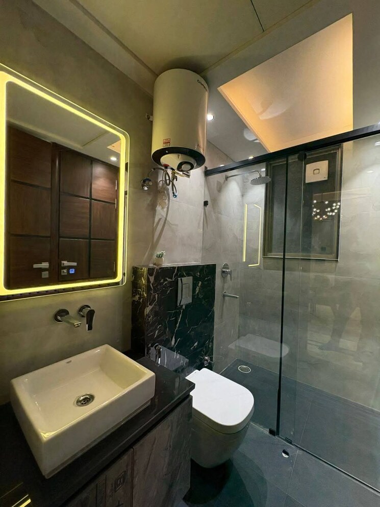 Attached Bathroom, sector 22 2.5 Bedroom 1470 Sq.Ft. Builder Floor In Sector 22 Gurgaon 8733075