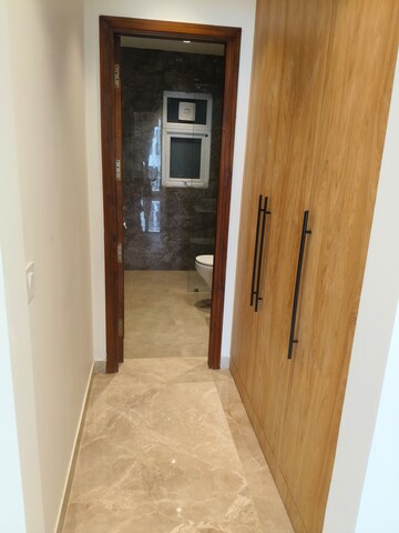 Building Lobby in 3 BHK Builder Floor at SS Southend Floors, South City 2 – for Sale