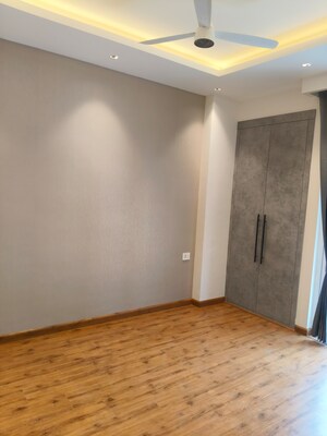 Room in 3 BHK Builder Floor at SS Southend Floors, South City 2 – for Sale