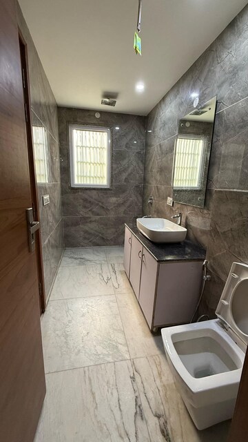 Bathroom in 2.5 BHK Builder Floor at Sector 22 – for Rent