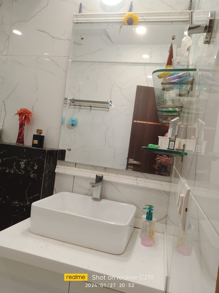Bathroom, dlf-westend-heights 4 Bedroom 2600 Sq.Ft. Apartment In Sector 53 Gurgaon 8733134
