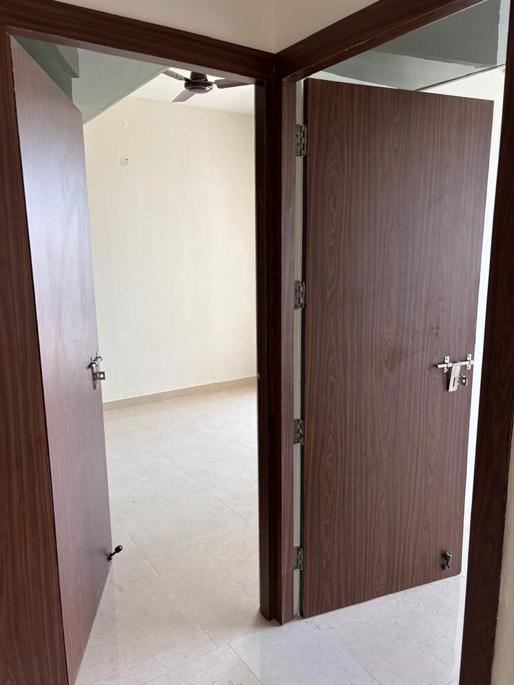 Room, signature-global-prime 2 Bedroom 834 Sq.Ft. Apartment In Sector 63a Gurgaon 8733173