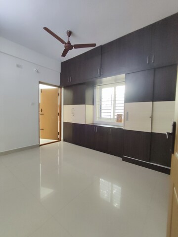 Room in 2 BHK Builder Floor at Agrahara – for Rent