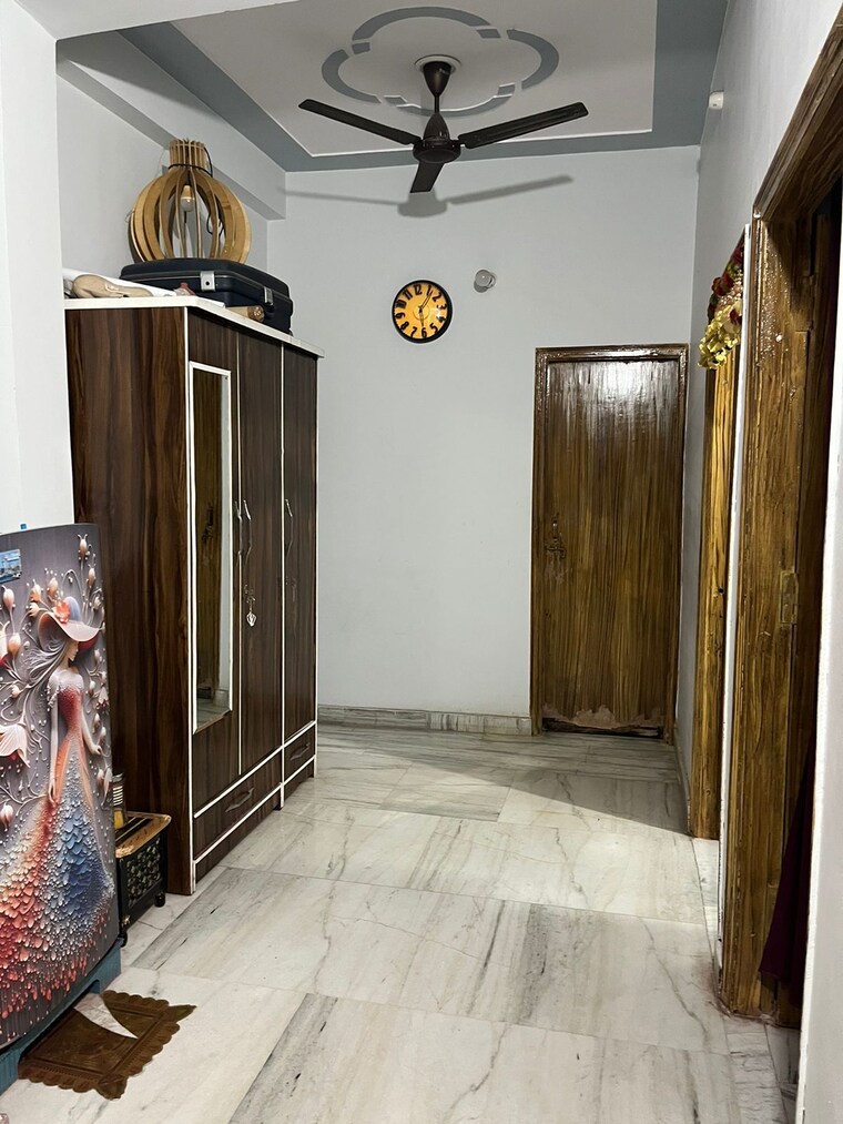 Room, modipuram bypass 3.5 Bedroom 108 Sq.Yd. Independent House In Modipuram Bypass Meerut 8733205