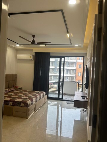 Room in 3 BHK Builder Floor at Sector 22 – for Rent