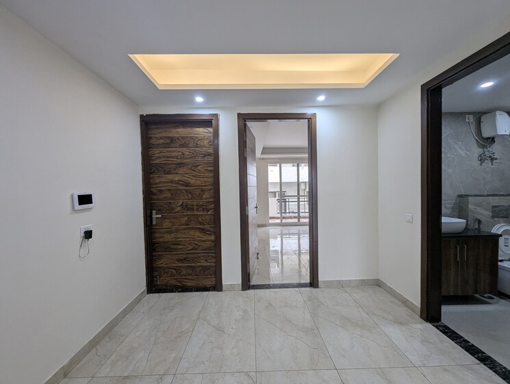 Room, ardee-mall 3 Bedroom 2200 Sq.Ft. Builder Floor In Sector 52 Gurgaon 8733221