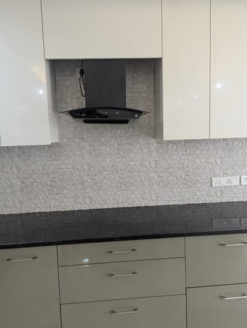 Kitchen in 3 BHK Builder Floor at Ardee Mall, Sector 52 – for Rent