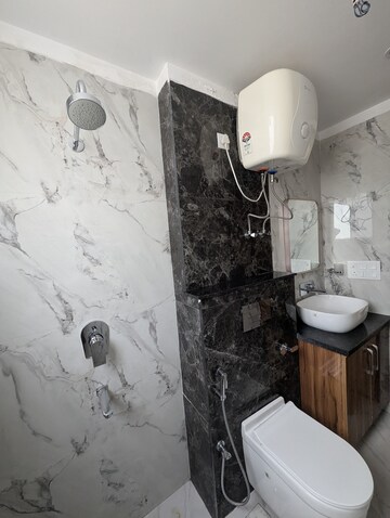Bathroom in 3 BHK Builder Floor at Ardee Mall, Sector 52 – for Rent