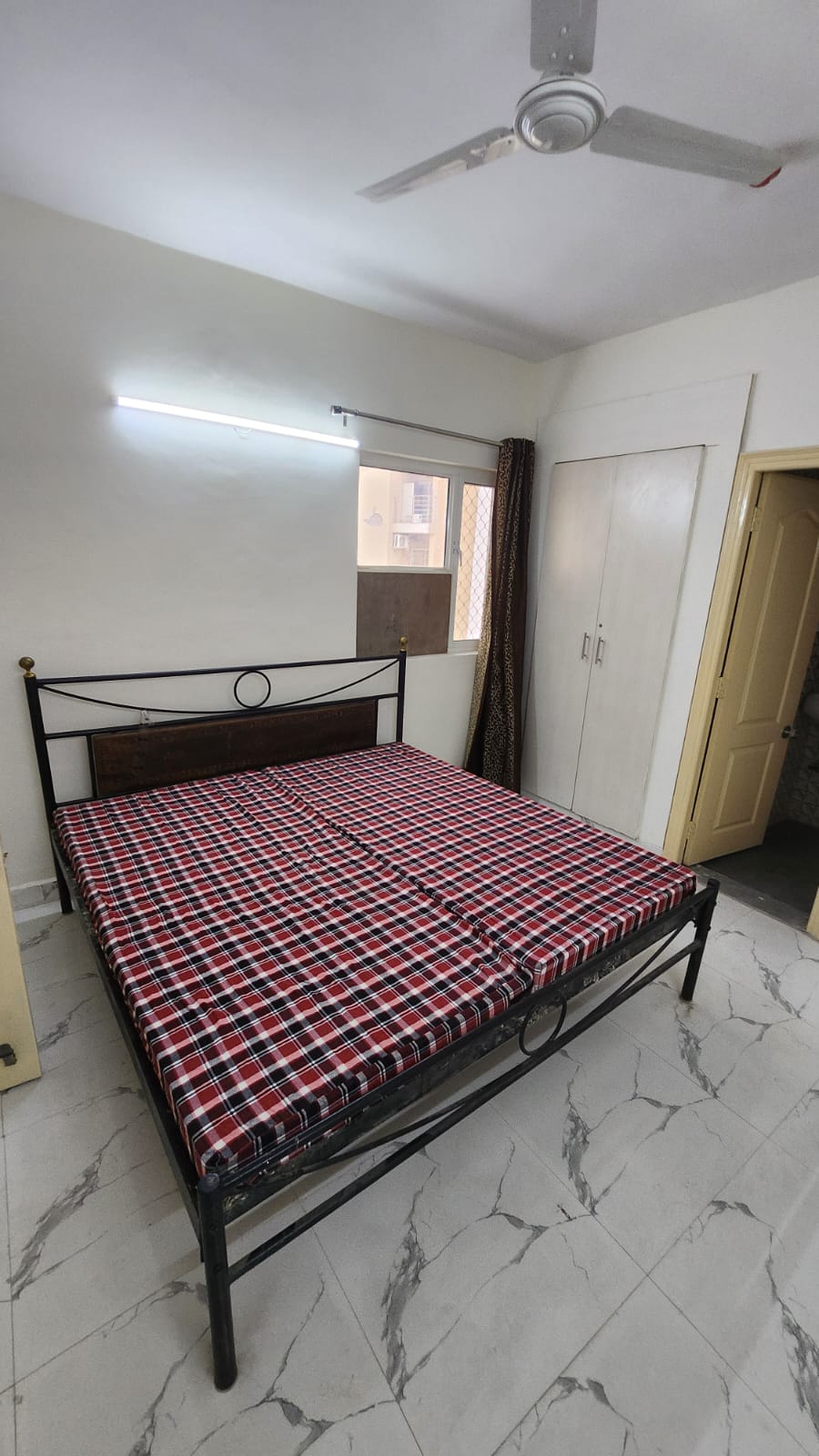 3 BHK Builder Floor For Rent in Sector 27