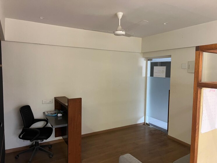 Room, aaron-spectra Commercial Office Space 856 Sq.Ft. In Bodakdev Ahmedabad 8733284
