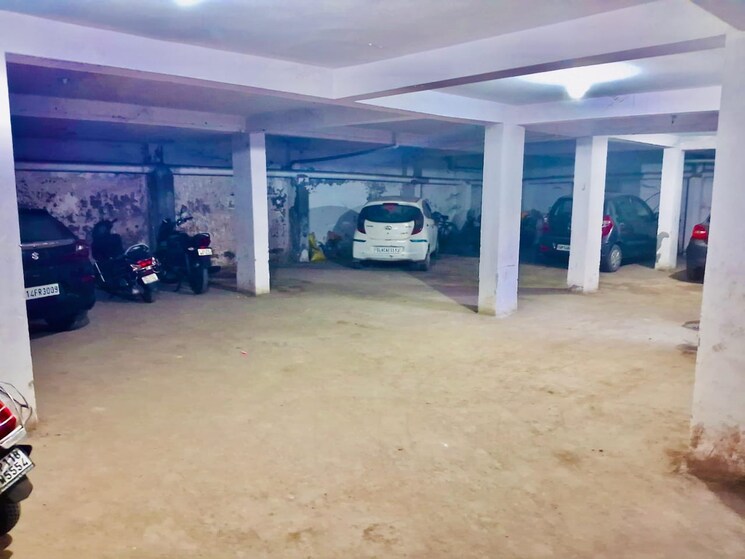  Parking, rajendra nagar sector 4 3 Bedroom 1211 Sq.Ft. Apartment In Rajendra Nagar Sector 4 Ghaziabad 8733467