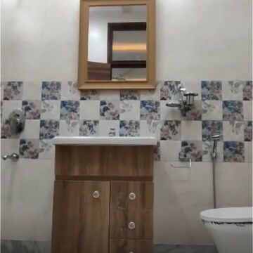 Bathroom in 1 BHK Builder Floor at Lajpat Nagar I – for Rent