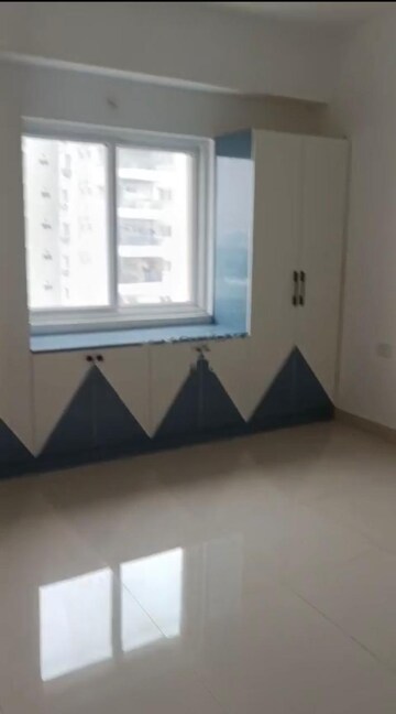 Room in 3 BHK Apartment at Greenmark Mayfair Apartments, Tellapur – for Rent