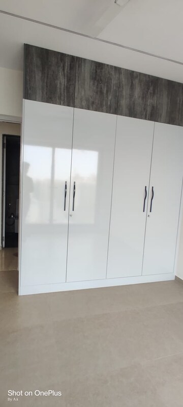 Room in 2 BHK Apartment at Kanakia Silicon Valley, Powai – for Rent