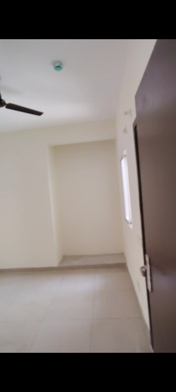 Room in 2 BHK Apartment at Amrapali Enchante, Tech Zone 4 Greater Noida – for Rent