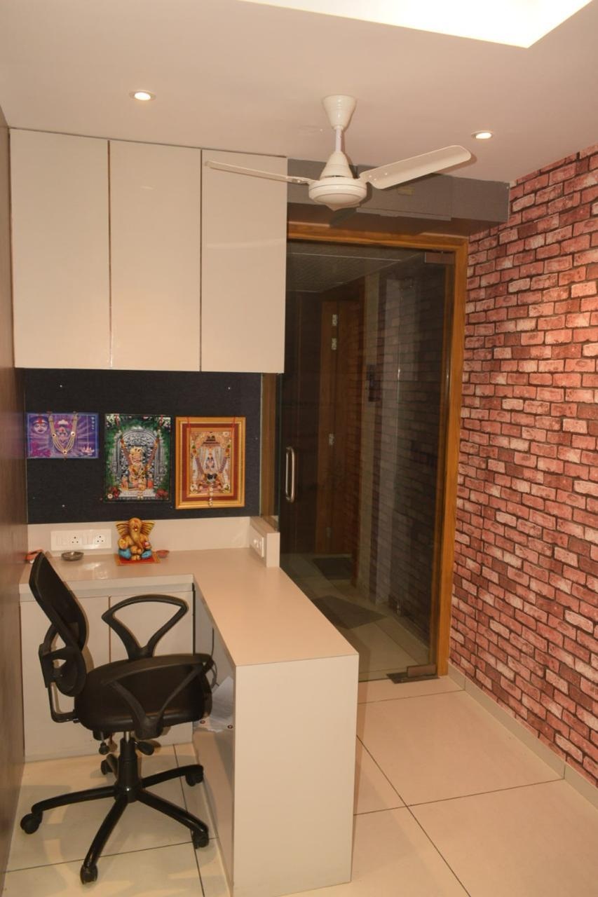 Office Space For Rent in Vastrapur