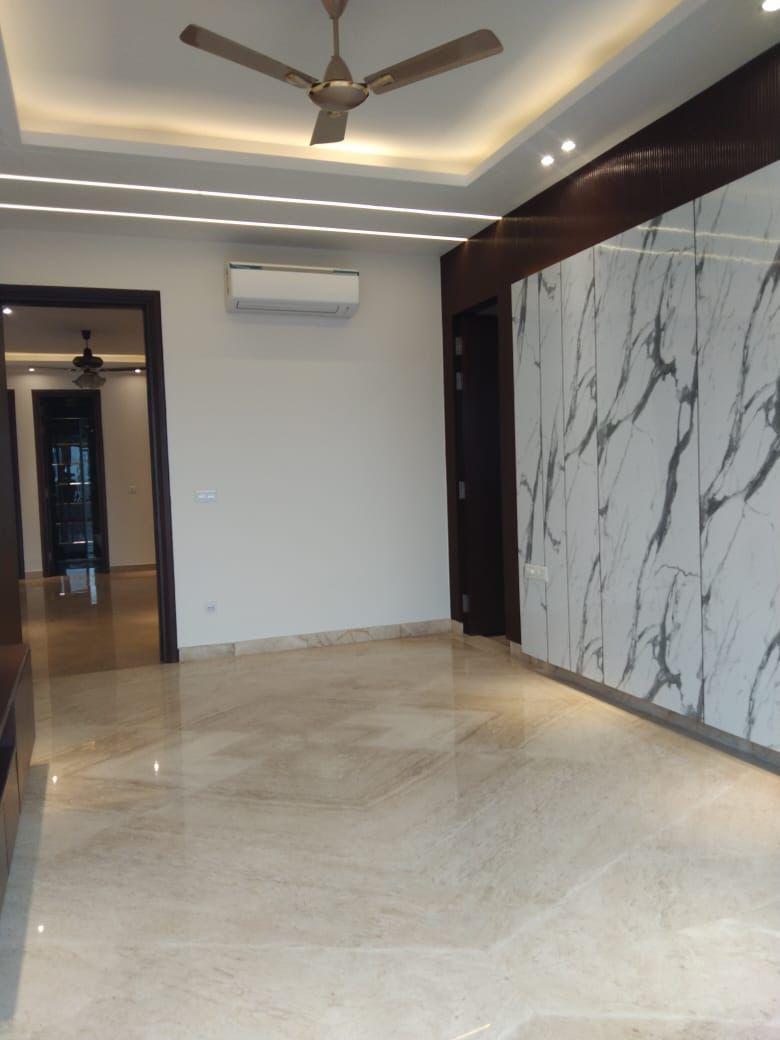 3.5 BHK + Pooja Room Builder Floor For Rent in DLF Gateway Tower