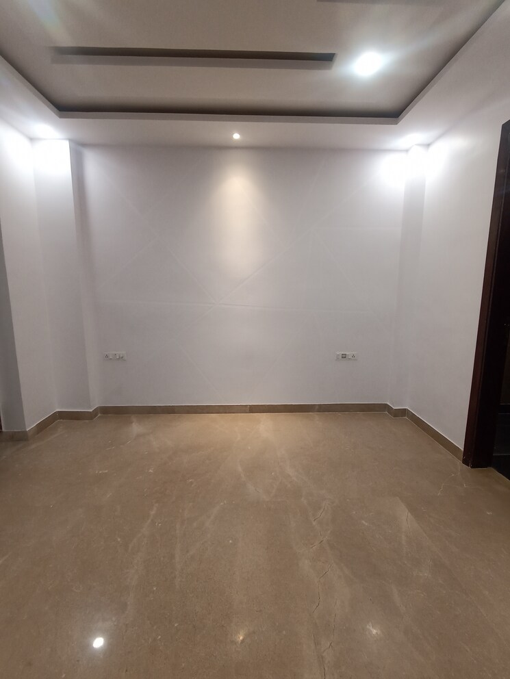 Room, triveni-apartments-cghs 3 Bedroom 1200 Sq.Ft. Apartment In Paschim Vihar Delhi 8733680