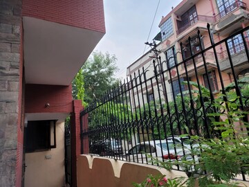 6+ BHK Villa – Exterior View View at Sector 22 - for Rent