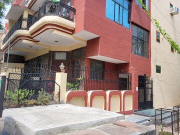 6+ BHK Villa – Exterior View View at Sector 22 - for Rent