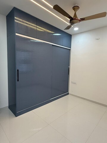 Room in 2.5 BHK Apartment at Aakriti Miro, Nallagandla – for Rent