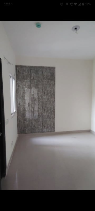 Room in 2 BHK Apartment at Amrapali Enchante, Tech Zone 4 Greater Noida – for Rent