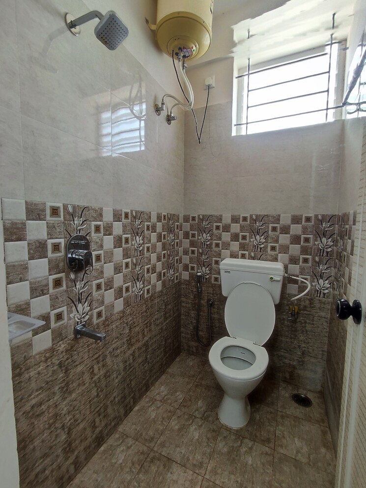 Bathroom, btm layout 1 Bedroom 600 Sq.Ft. Builder Floor In Btm Layout Bangalore 8733866